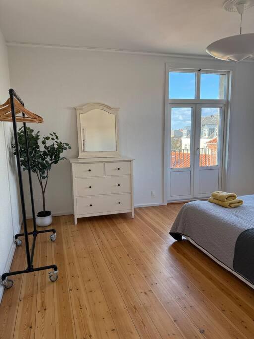 Apartamento In The Heart Of The Center Aalborg